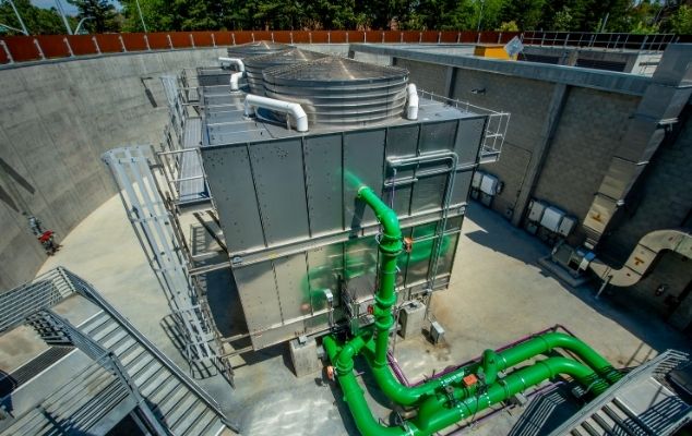 Instalasi cooling tower dan sistem perpipaan tata udara terpusat untuk pendingin industri oleh ICI Automation