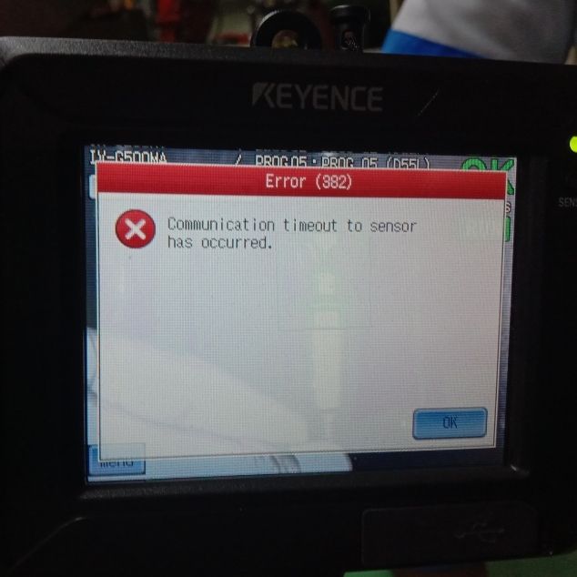 Diagnostik dan troubleshooting error komunikasi sensor pada controller kamera inspeksi Keyence di PT Somic Indonesia.