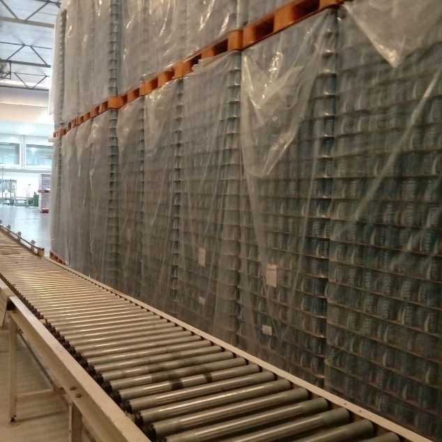 Inspeksi sistem conveyor dan lini mesin caser can di fasilitas manufaktur FMCG PT Amerta Indah Otsuka.